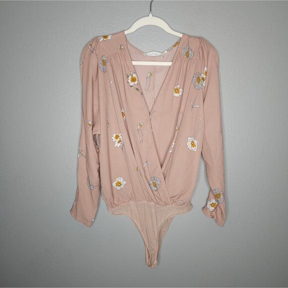 ASTR the label Tops - ASTR the label floral v neck body suit